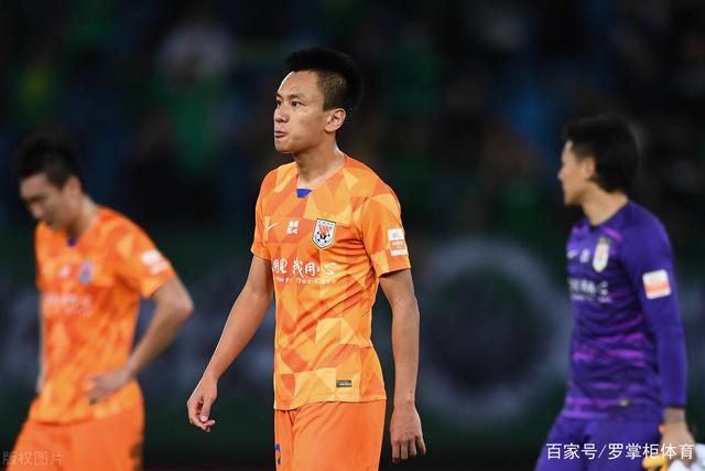邱彪需果断决策，班顿表现不佳引发媒体批评